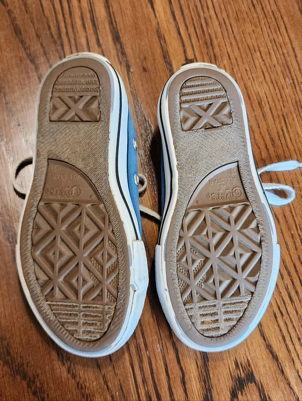 Converse Low Top Sneakers